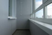 Обшивка балкона панелями
