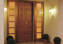 Деревянные двери: почему их стоит выбрать