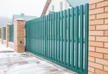 Как выбрать евроштакетник для забора
