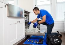 Протекла посудомоечная машина: что делать