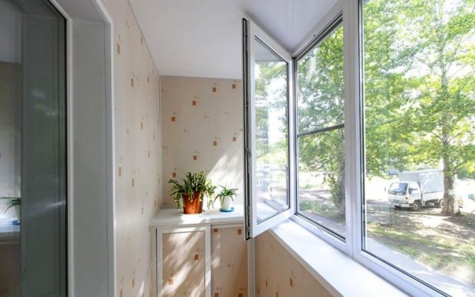 Пластиковые окна, балконы и лоджии: преимущества и виды остекления