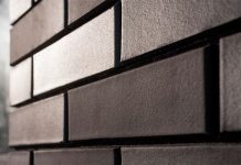 Кирпичи ручной формовки: виды, применение и особенности