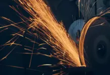 Восстановление отверстий на спецтехнике в Санкт-Петербурге