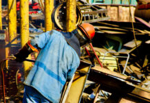 Демонтаж металлолома с вывозом: Эффективное и безопасное решение